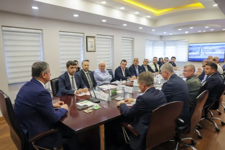 Valilik Koordinasyonunda Tarım Hamlesi! Karataş Sera OTB Değerlendirme Toplantısı Yapıldı