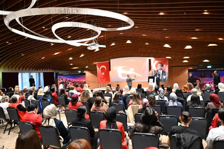 Sarıçam’da İlham Veren Üç Kadına Anlamlı Plaket
