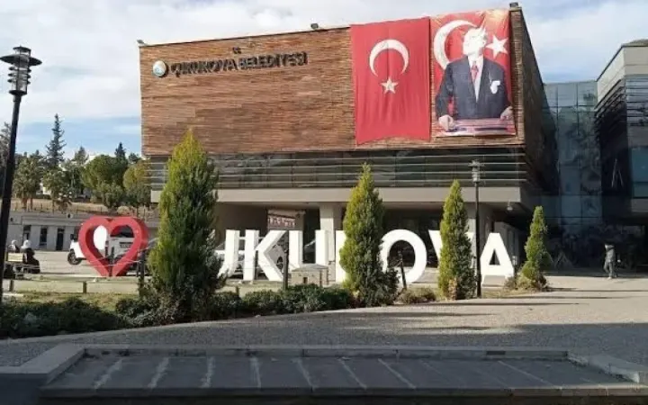 Adana’da Dev Soruşturma! Çukurova Belediyesi’ne Şafak Operasyonu: 44 Gözaltı