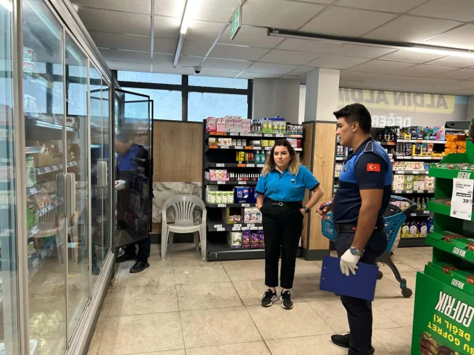 Ceyhan Belediyesi’nden Zincir Marketlere Sıkı Denetim