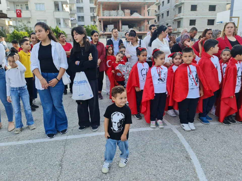 Remzi Oğuz Arık İlkokulunda Muhteşem 29 Ekim Cumhuriyet Bayramı Kutlaması