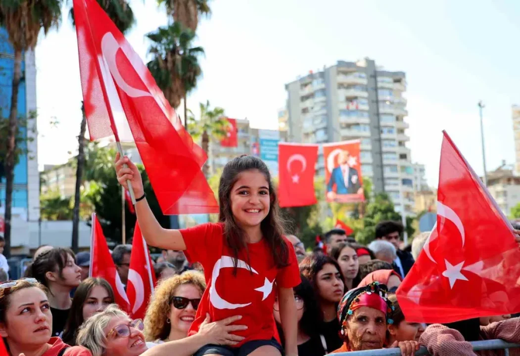 Adana’da Cumhuriyet Bayramı Törenine Yoğun Katılım