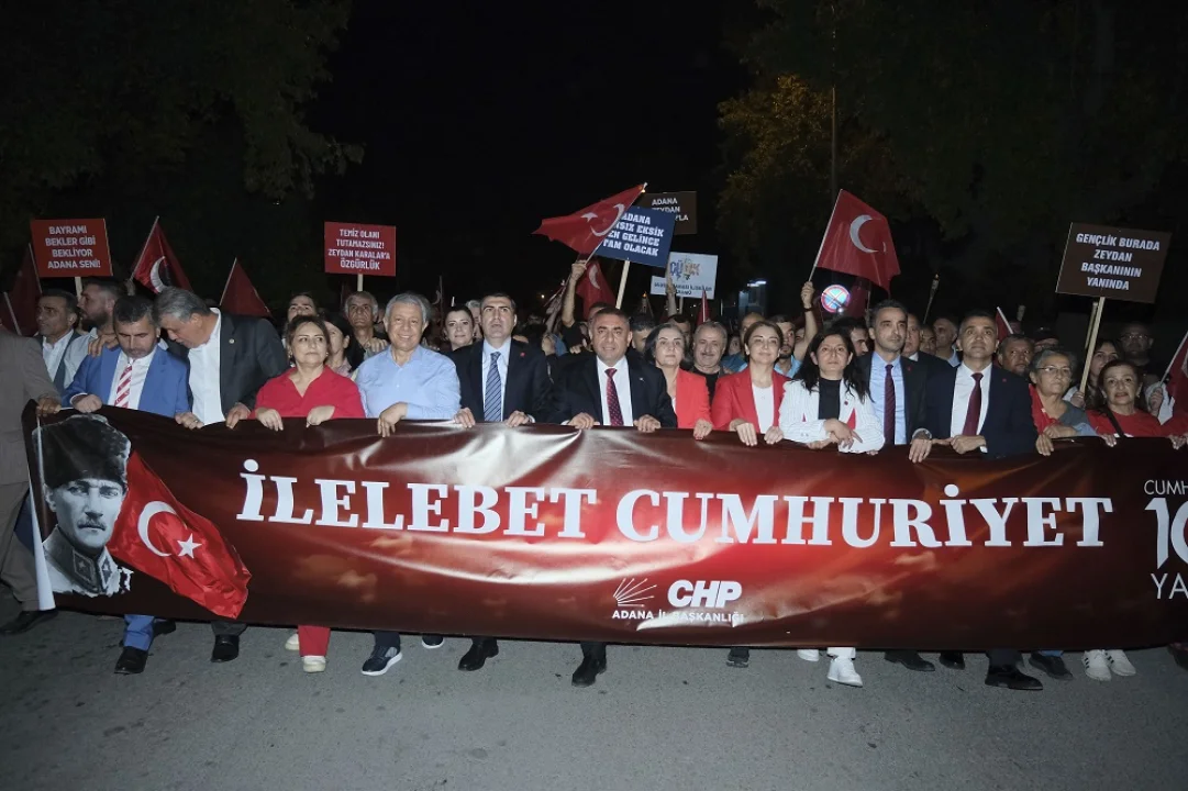 Adana’da Cumhuriyet Coşkusu Bulvarlara Sığmadı!