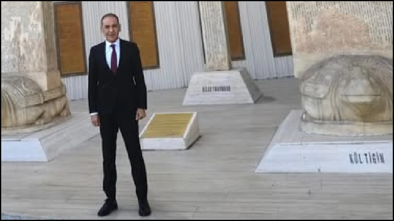 MHP Ceyhan İlçe Başkanı Aksoy: “Öğretmenlerimiz Geleceğin Işığıdır”