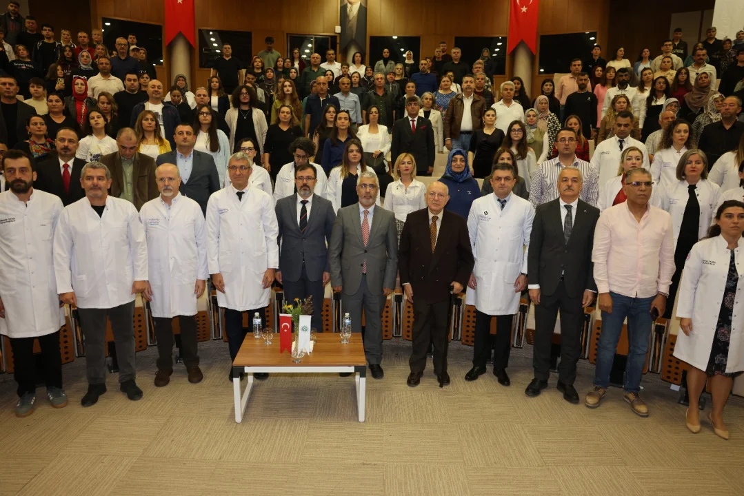 Diş Hekimliği Fakültesinde Çifte Kutlama: Beyaz Önlük ve 25. Yıl Seremonisi