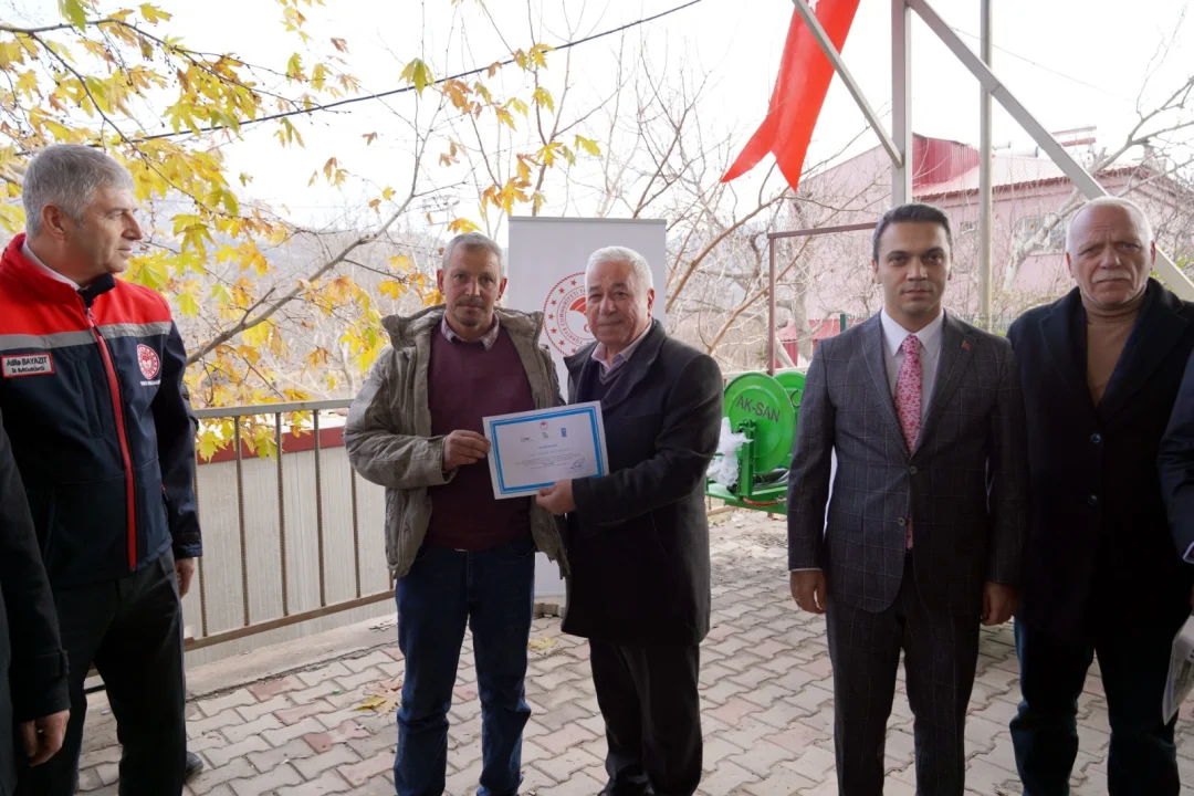 Adana’da 108 üreticiye pülverizatör desteği: İlk dağıtım Pozantı’da gerçekleştirildi