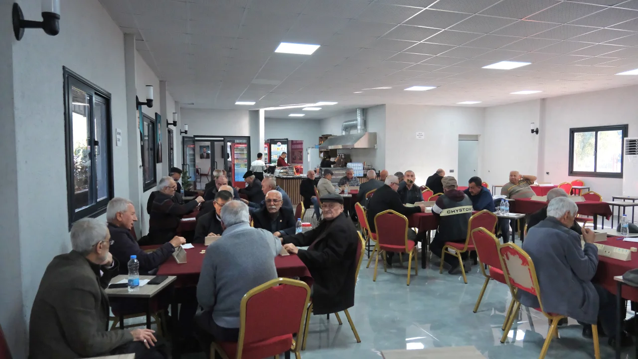 Emekliler Lokali Ceyhan’da Dayanışmanın ve Sohbetin Merkezi Oldu