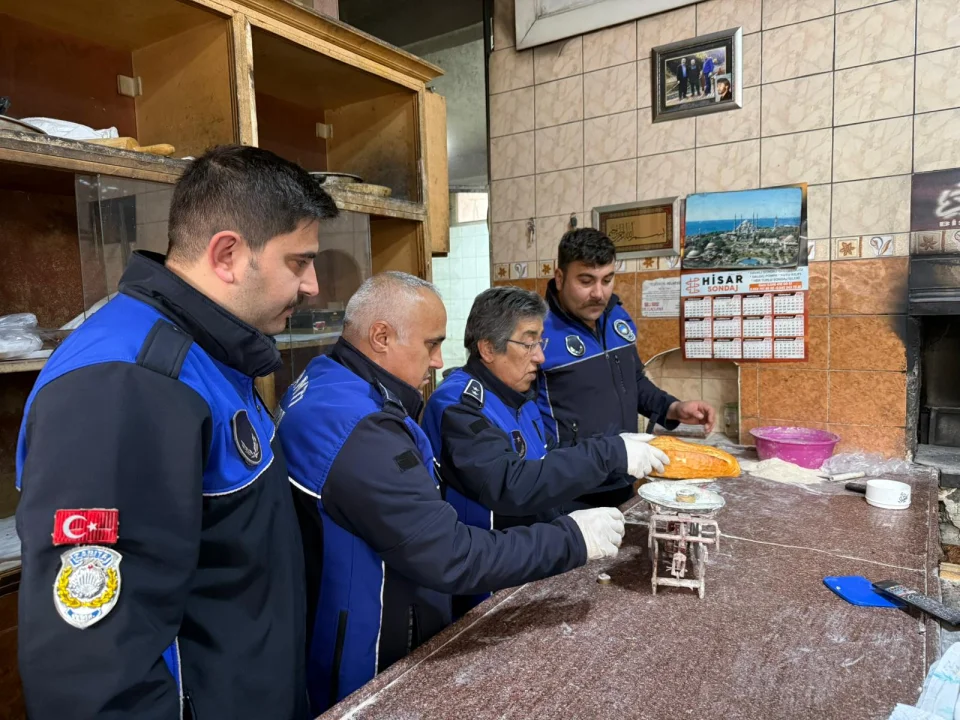 Zabıta Ekiplerinden Market ve Fırınlara Yakın Takip