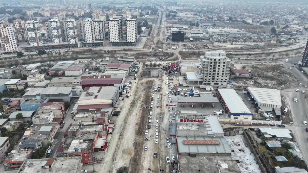 Başkan Zeydan Karalar’ın mesajı okundu: “Nerede olursam olayım, kardeşlerime verdiğim sözlerin arkasındayım.”