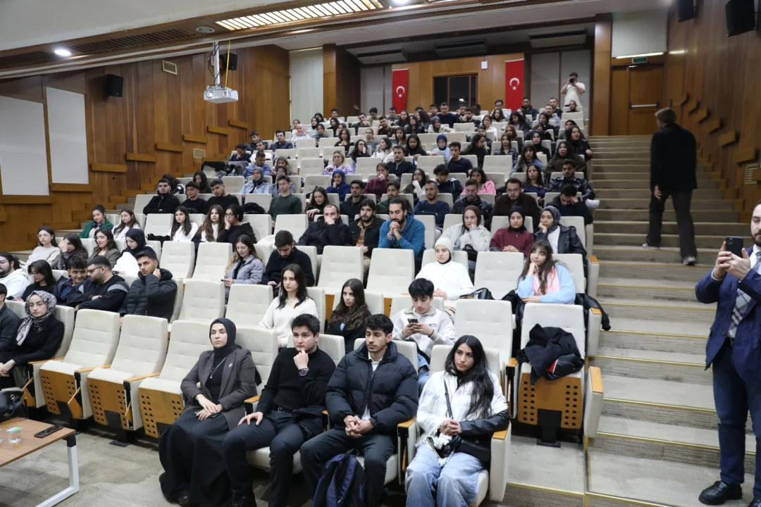 Çukurova Üniversitesi ile Emlak Konut GYO’dan Gençlere Kariyer Desteği