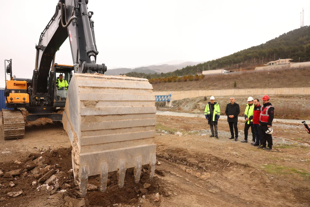 Pozantı Belediye Başkanı Avan Sahaya İndi: Akçatekir Altyapısına