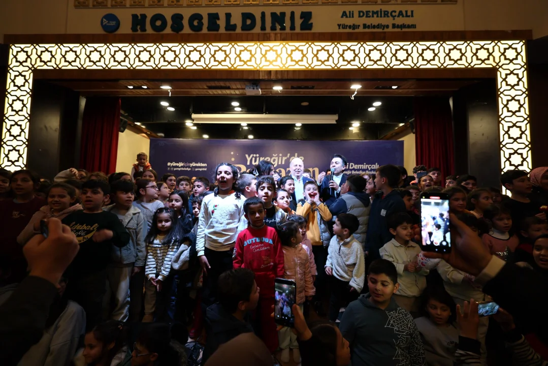 Yüreğir Belediyesi’nden Kültür Sanat Çıkartması: Abdurrahman Önül Konseri Dolup Taştı