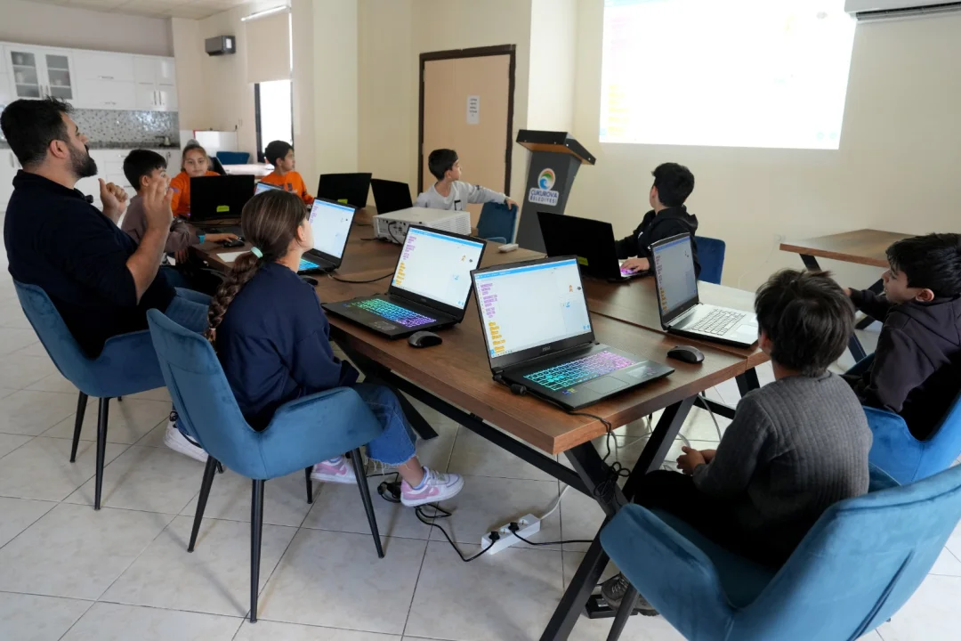 Tech Çukurova’da Mart Ayı: Yapay Zekadan Kodlamaya Dolu Dolu Eğitim Programı