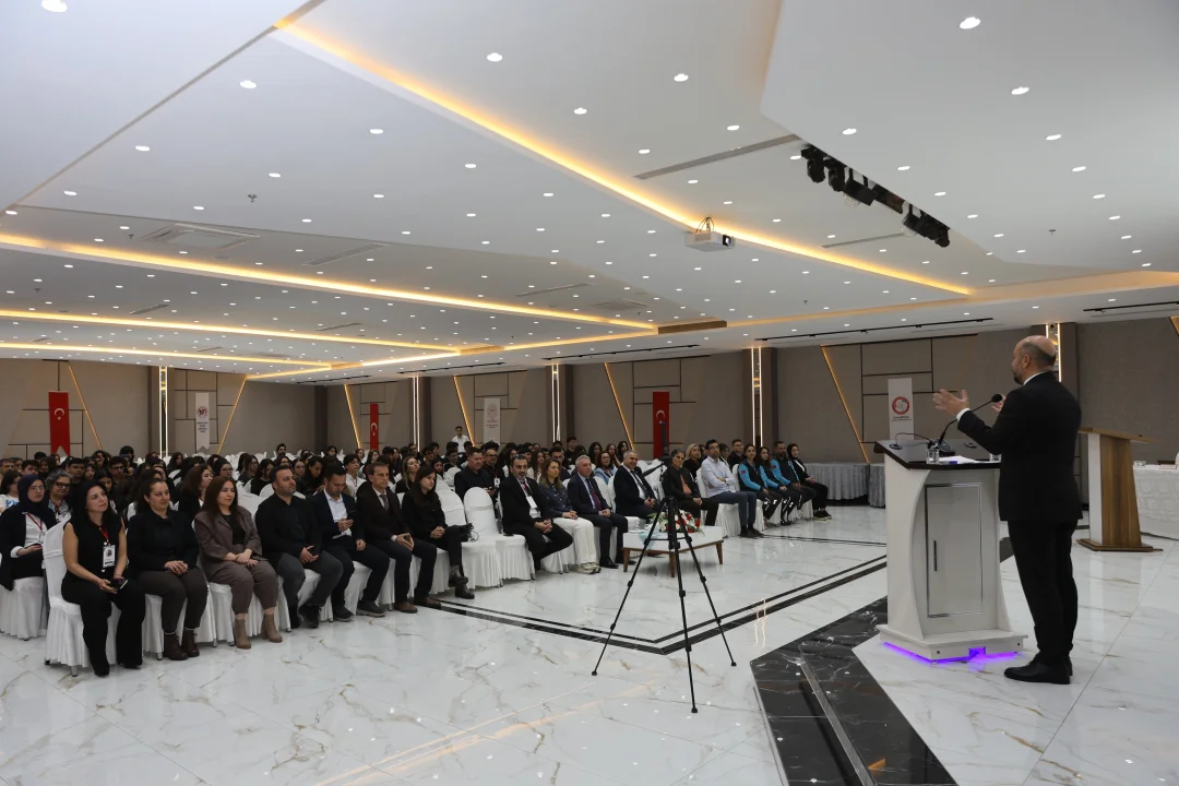 İl Sağlık Müdürü Halil Nacar'dan Gençlere Çağrı: 