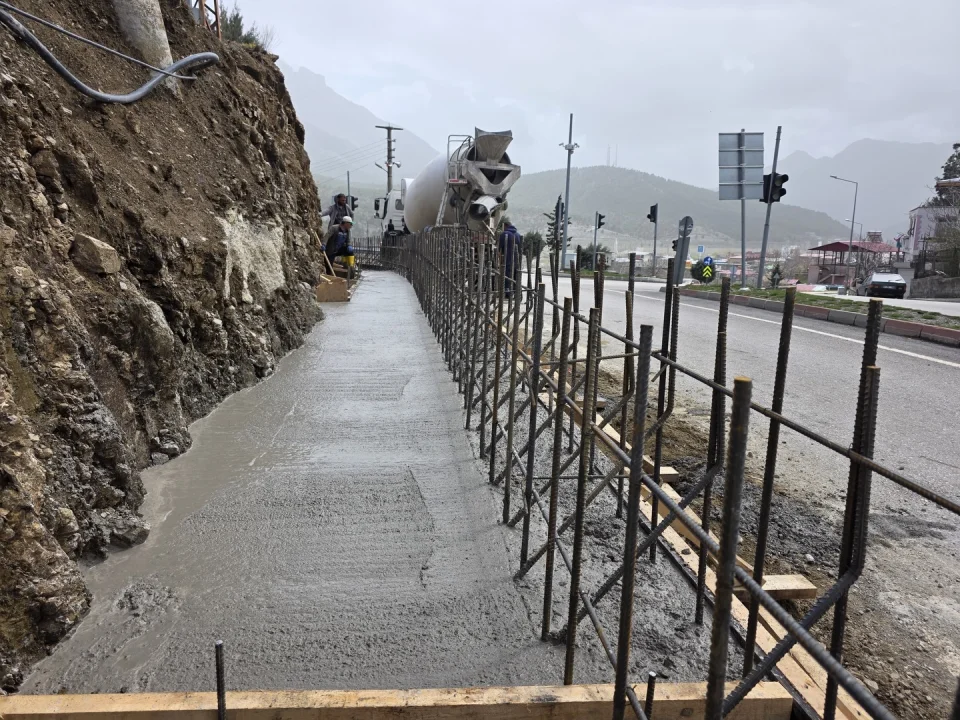 Pozantı Gençlik Merkezi Yükseliyor: Eğitimden Sanata Her Şey Tek Çatıda!