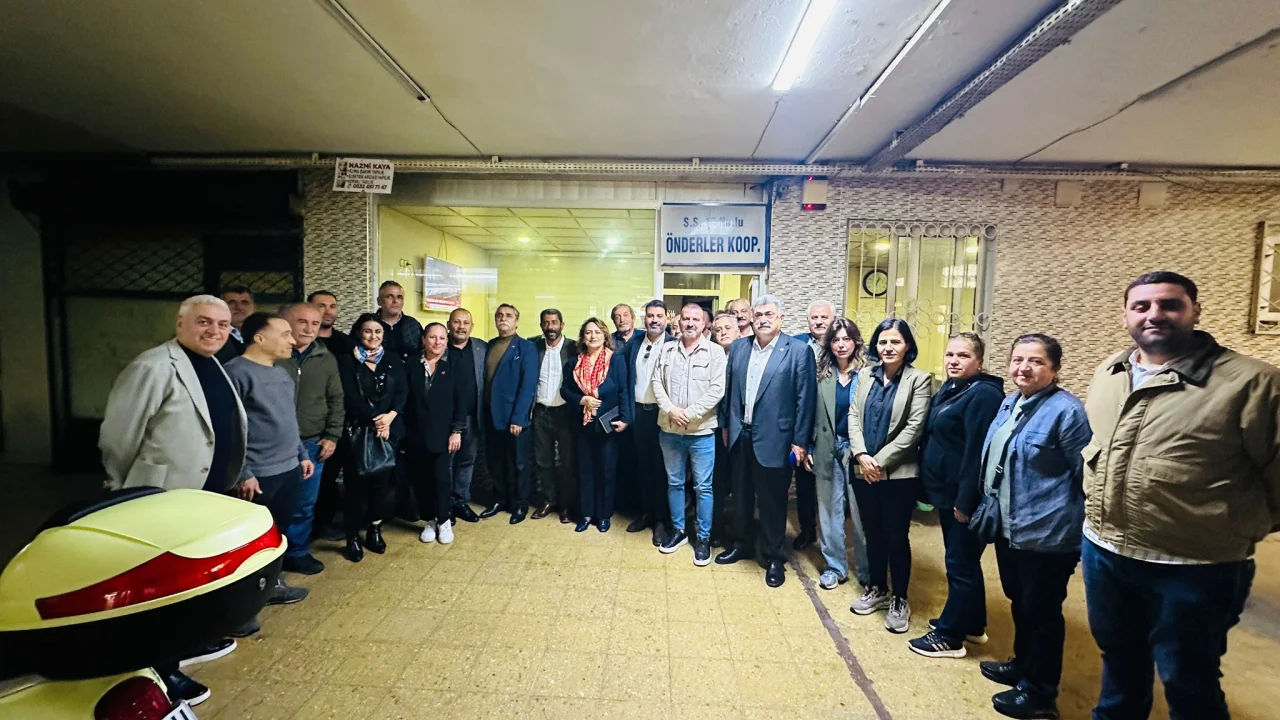Dr. Müzeyyen Şevkin Seyhan’da Vatandaşı Dinledi: 