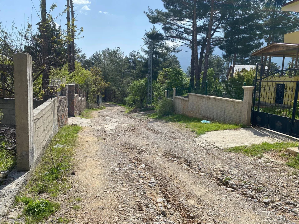 Akçatekir Yaylası’nda Hummalı Çalışma: Yağışların Bozduğu Yollar Yenileniyor