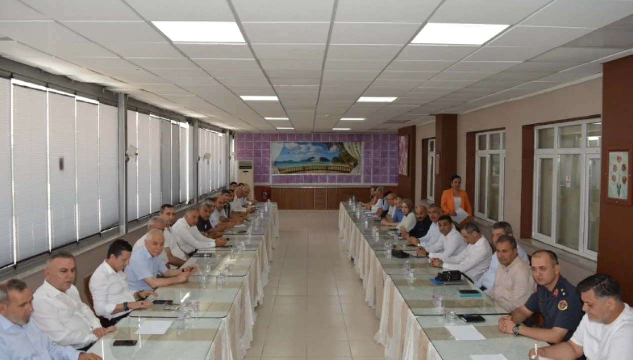 Ceyhan’ın İhtiyaçlarına Yerinde ve Hızlı Çözüm: İlçe İdare Kurulu Toplantısı Gerçekleştirildi
