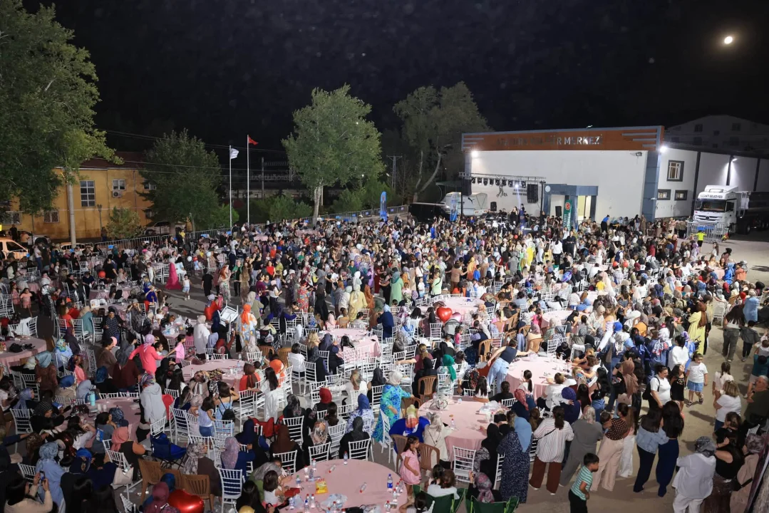 Pozantı’da Birlik ve Beraberlik Ruhu: Kadınlar Matinesi Renkli Görüntülere Sahne Oldu