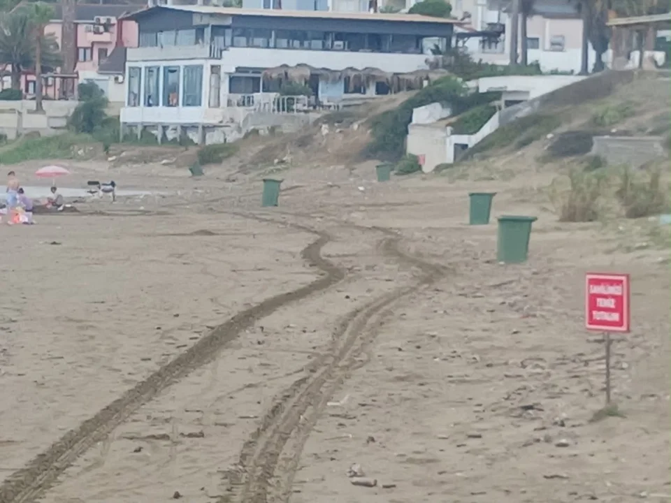 Turistik İlçe Yumurtalık’ta Hijyen Alarmı: Sahiller ve Parklar Pırıl Pırıl