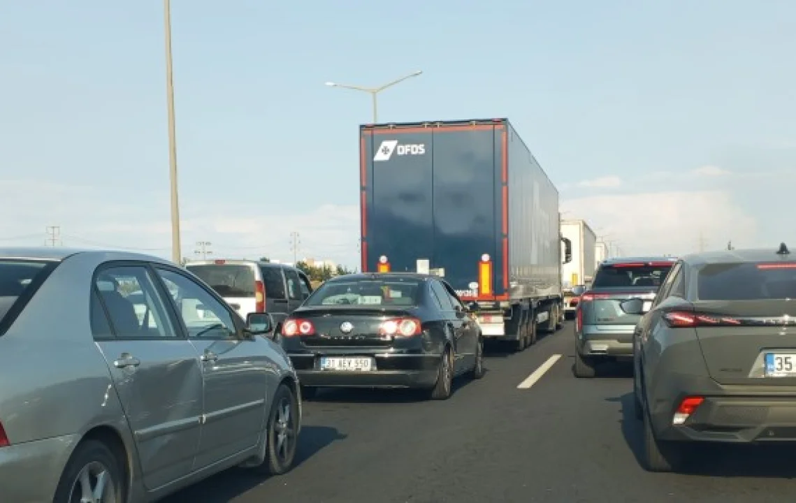 Okullar Açıldı, Trafikte Dikkat Zamanı: Sürücülere Okul Bölgesi Çağrısı!