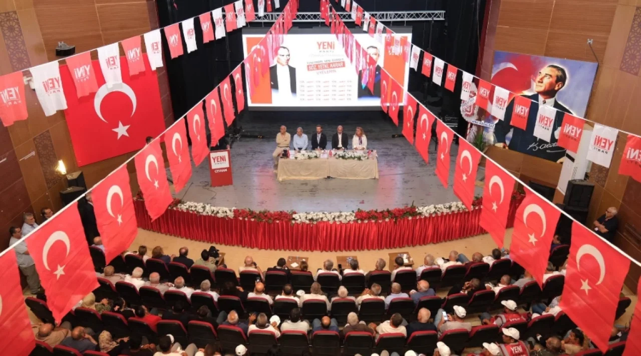 Ceyhan’da YENİ Parti’de Ahmet Biberoğlu Dönemi Başladı!