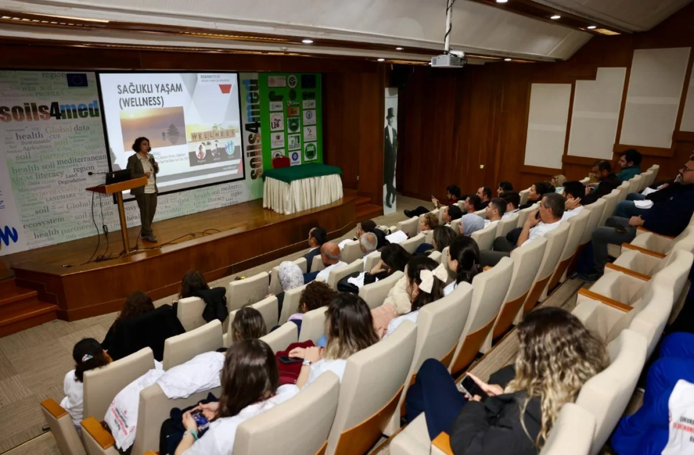 Türkiye Erkek Cinsiyette Tütün Kullanım Sıklığı Bakımından Oecd Ülkeleri Arasında Birinci Sırada