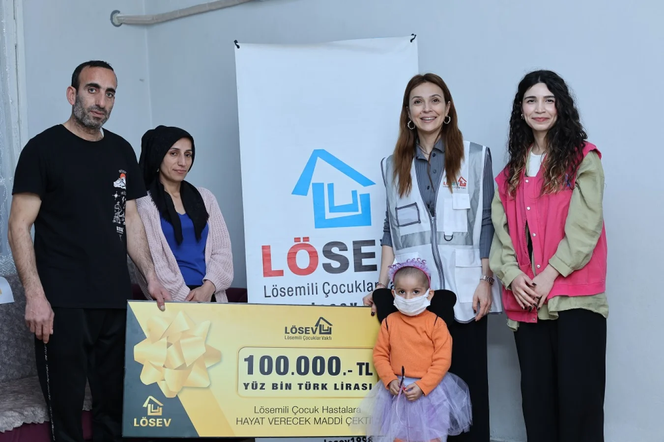 LÖSEV’den Lösemi ve Kanserle Mücadele Eden Çocuklara 100 Bin TL’lik Destek