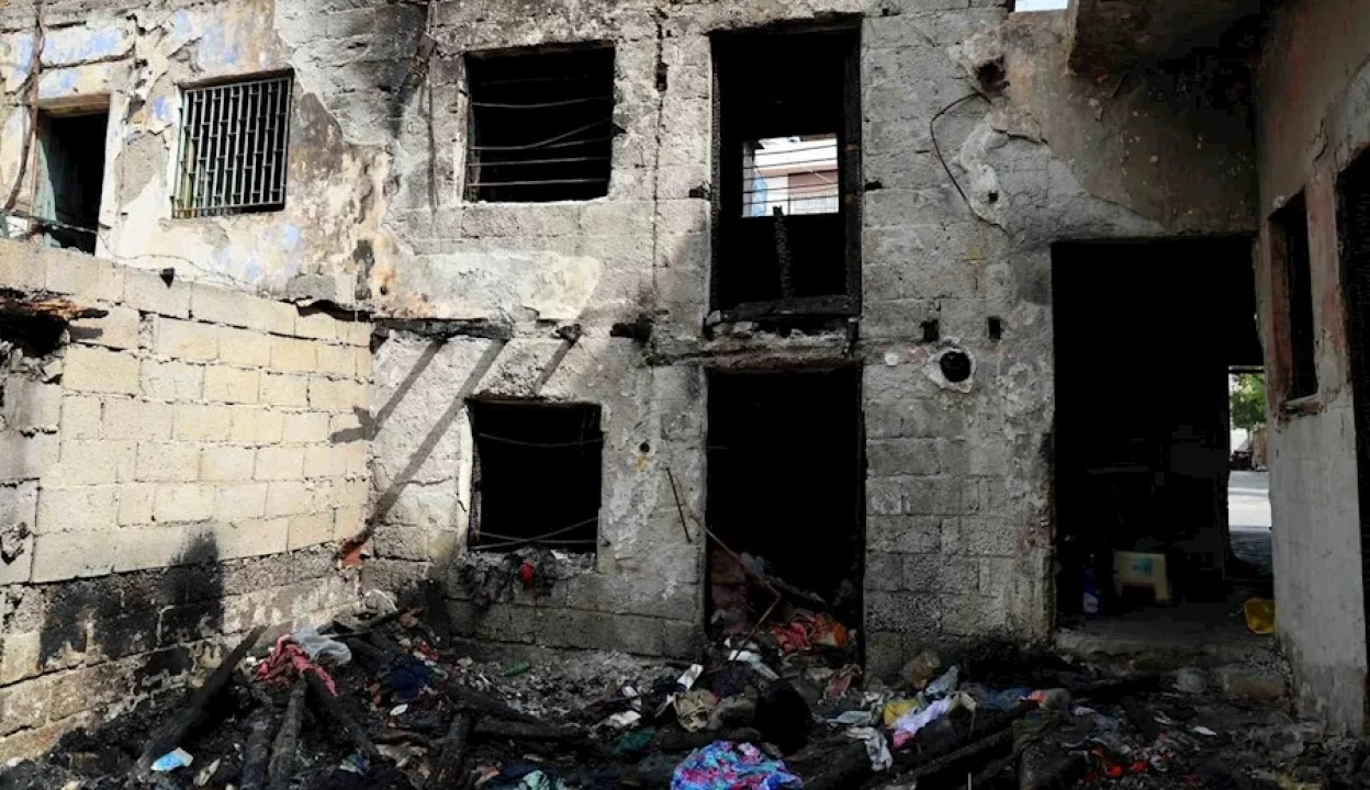 Adana'da Yangın Faciası: Evleri Kül Olan Engelli Çift Yardım Bekliyor