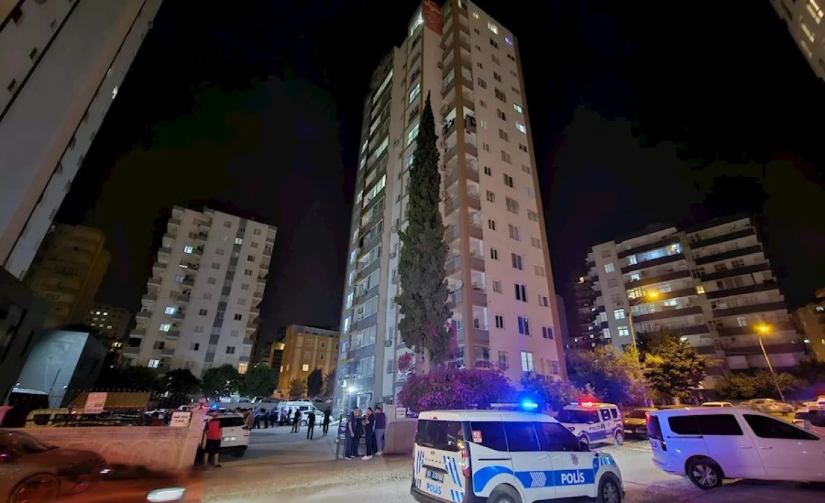 Şevval Çiftçi’yi Bıçaklayarak Öldürdü, Ardından 12. Kattan Atladı